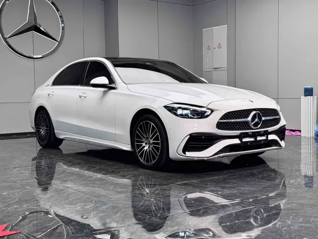 Mercedes-Benz C-Class — Фото автомобиля 3