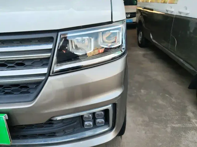 Jinbei New Hiace S — Фото автомобиля 23