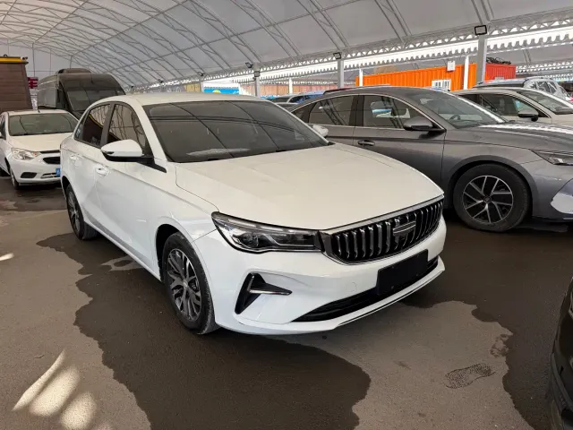 Geely Emgrand — Фото автомобиля 3