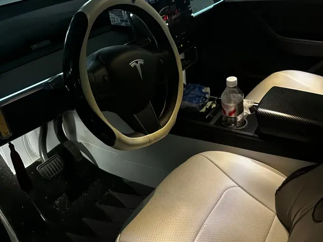 Tesla Model Y — Фото автомобиля 3