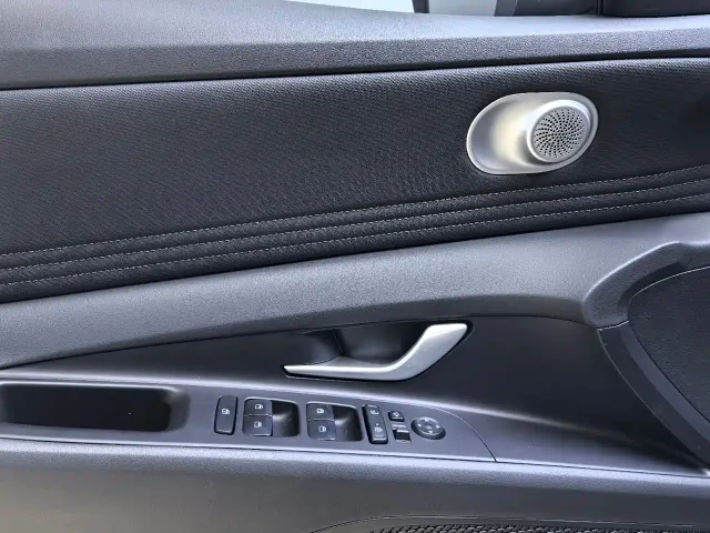 Hyundai Elantra — Фото автомобиля 17