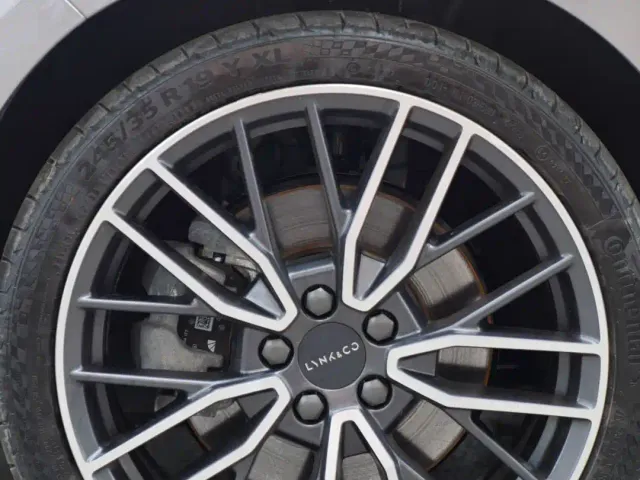 Lynk & Co 03 — Фото автомобиля 18