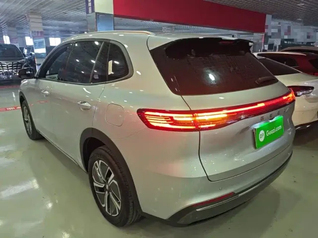 Geely Galaxy Starship 7 EM-i — Фото автомобиля 4