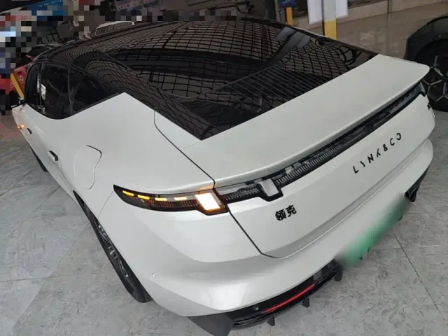 Lynk & Co Lynk & Co 10 EM-P 2025 Model 120km Base Version — Фото автомобиля 22