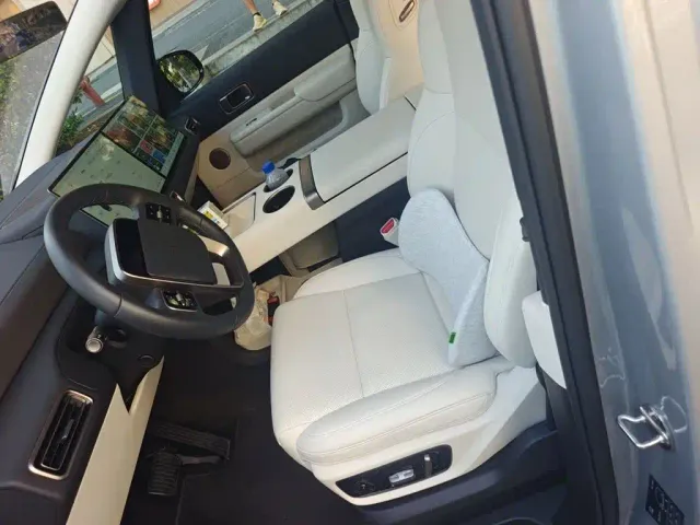 Li Auto MEGA — Фото автомобиля 11