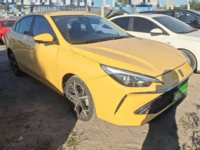 Roewe i5 — Фото автомобиля 3