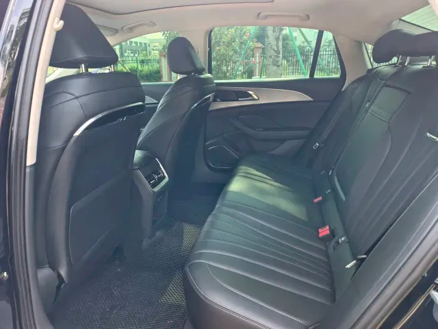Hongqi Hongqi H5 2023 1.5T DCT Smart Connect Flag Rhythm — Фото автомобиля 8
