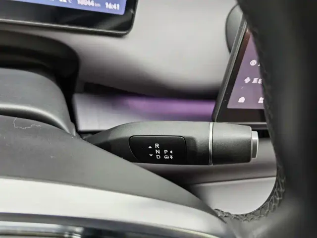 Leapmotor C10 — Фото автомобиля 13