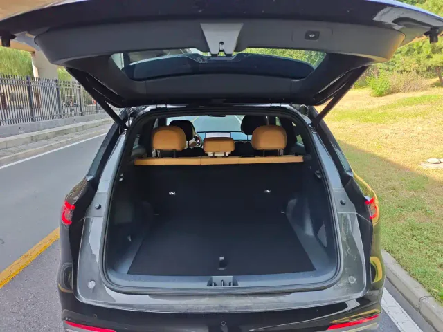 Geely Galaxy Starship 7 EM-i — Фото автомобиля 14