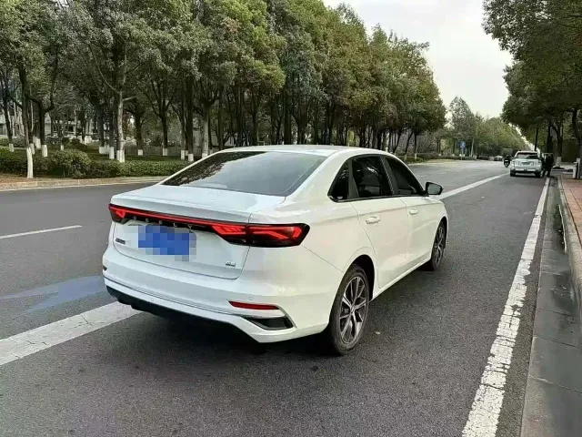 Geely Emgrand — Фото автомобиля 6