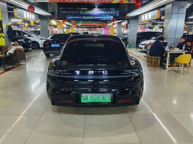 Xiaomi SU7 — Фото автомобиля 5