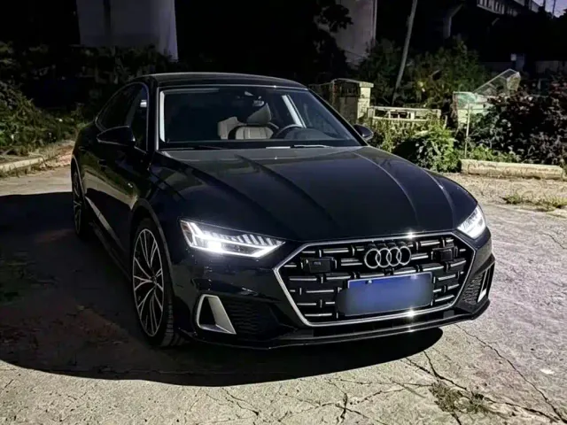 Audi A7L — Фото автомобиля 2
