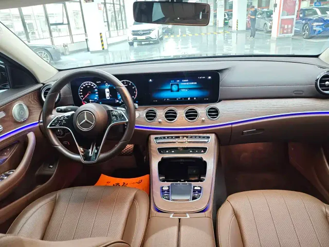 Mercedes-Benz E-Class — Фото автомобиля 9