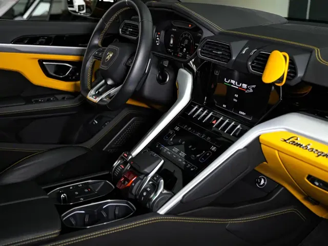 Lamborghini Urus — Фото автомобиля 19