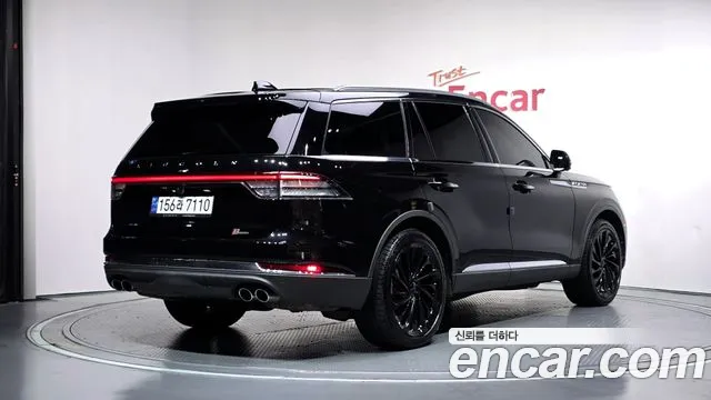 Lincoln Aviator — Фото автомобиля 2