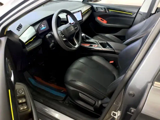 Roewe i5 — Фото автомобиля 15