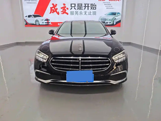 Mercedes-Benz E-Class — Фото автомобиля 2