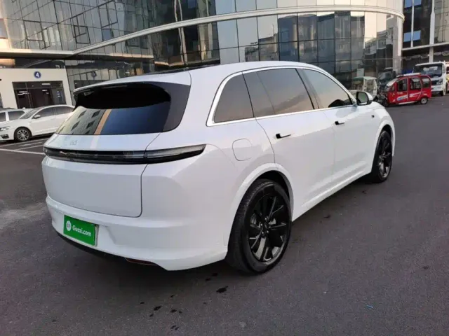 Li Auto L7 — Фото автомобиля 6
