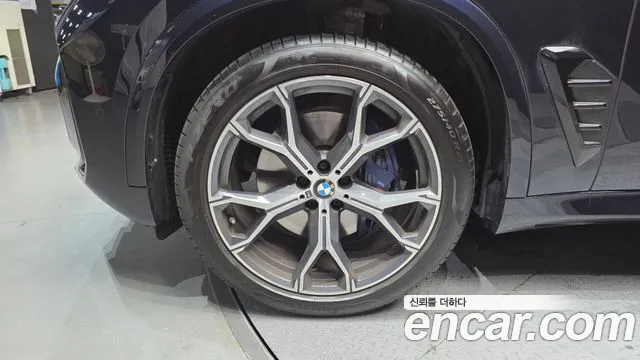 BMW X5 xDrive 40i M Sport — Фото автомобиля 5