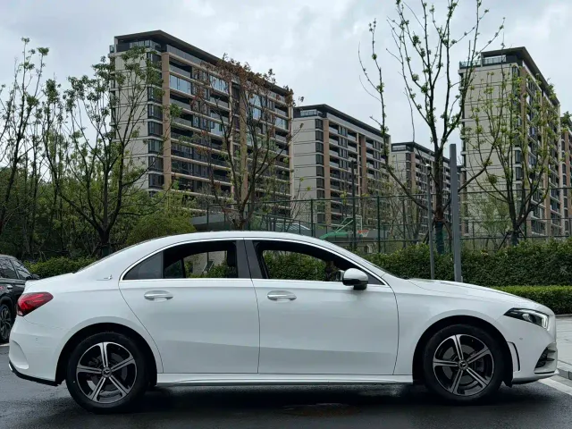 Mercedes-Benz A-Class — Фото автомобиля 12