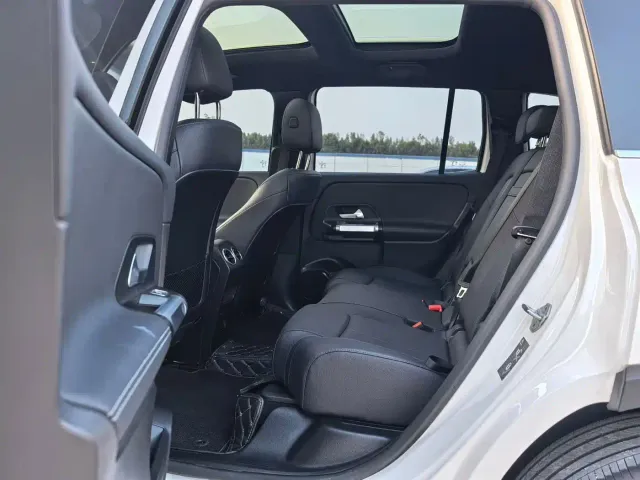 Mercedes-Benz EQB — Фото автомобиля 5