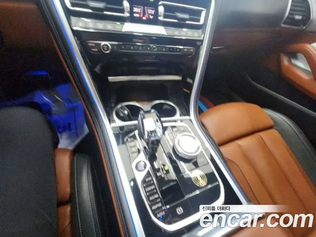 BMW 8 Series G15 — Фото автомобиля 19