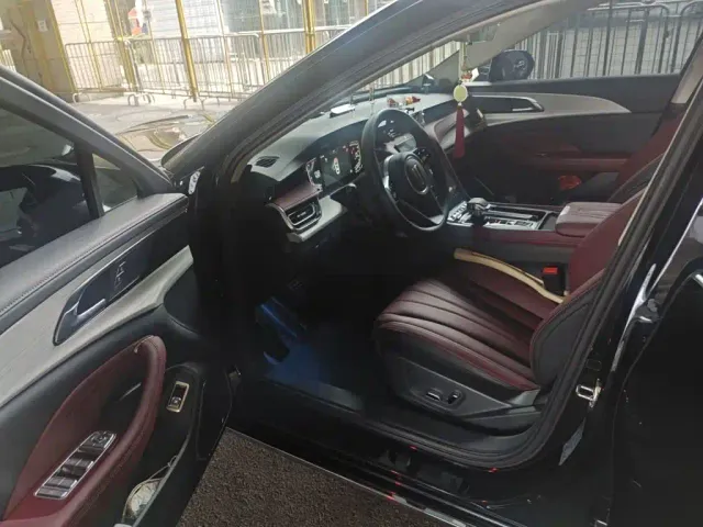 Hongqi H5 — Фото автомобиля 13