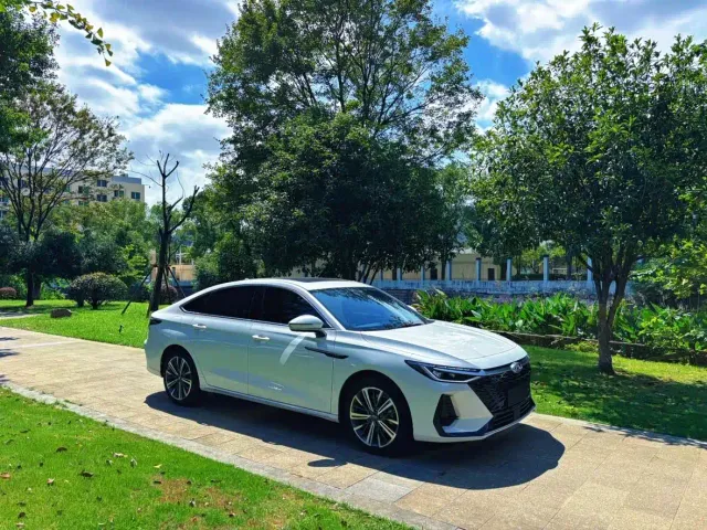 Chery Arrizo 8 — Фото автомобиля 3