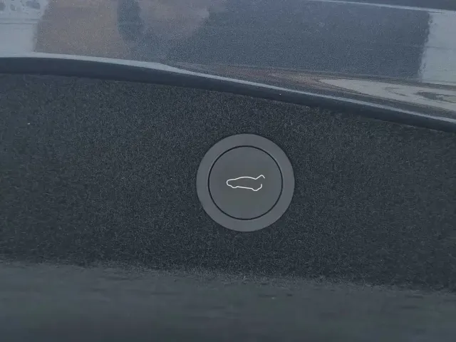 Tesla Model 3 2023 Rear-Wheel Drive — Фото автомобиля 26
