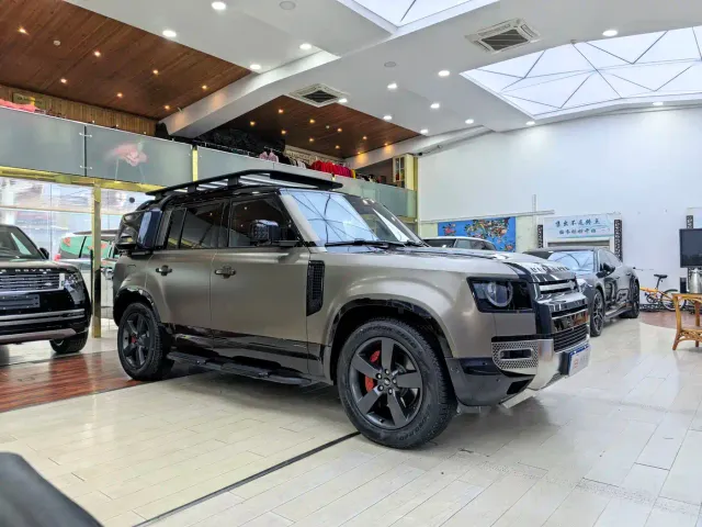 Land Rover Defender — Фото автомобиля 3