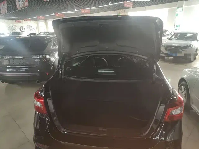 Nissan Sylphy — Фото автомобиля 18