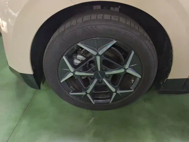 Lynk & Co Z20 — Фото автомобиля 22