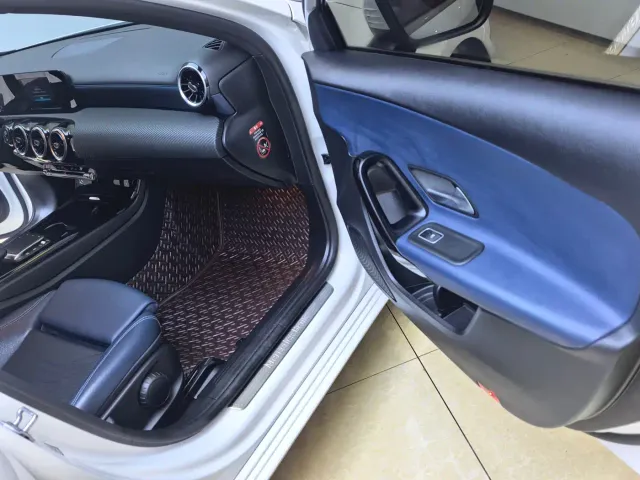 Mercedes-Benz A-Class — Фото автомобиля 12