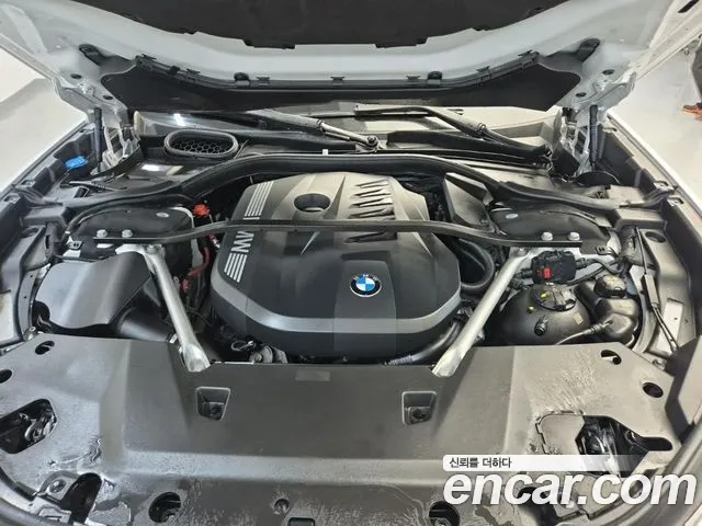 BMW 7-Series 7 серия (G70) 740i xDrive M Sport — Фото автомобиля 5