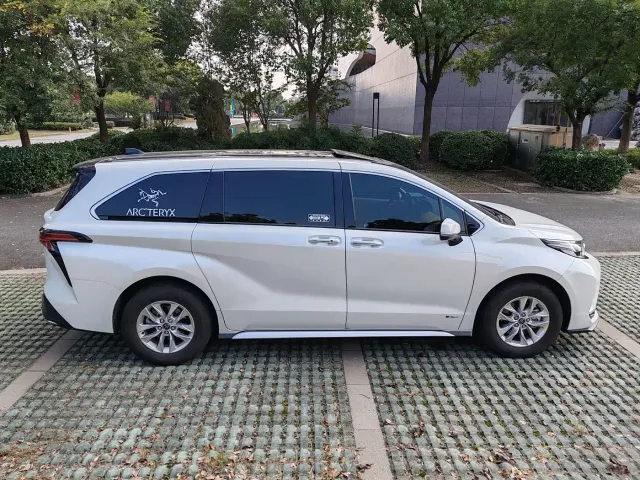Toyota Granvia — Фото автомобиля 12