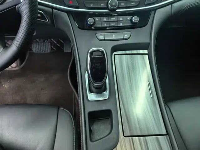 Buick LaCrosse — Фото автомобиля 16