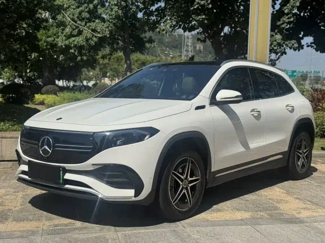 Фотография автомобиля — Mercedes-Benz EQA
