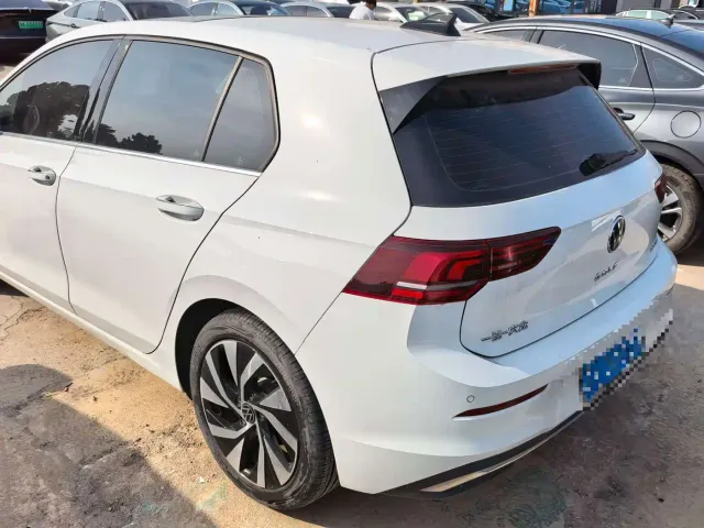 Volkswagen Golf — Фото автомобиля 8