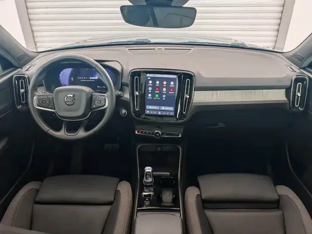 Volvo XC40 — Фото автомобиля 13