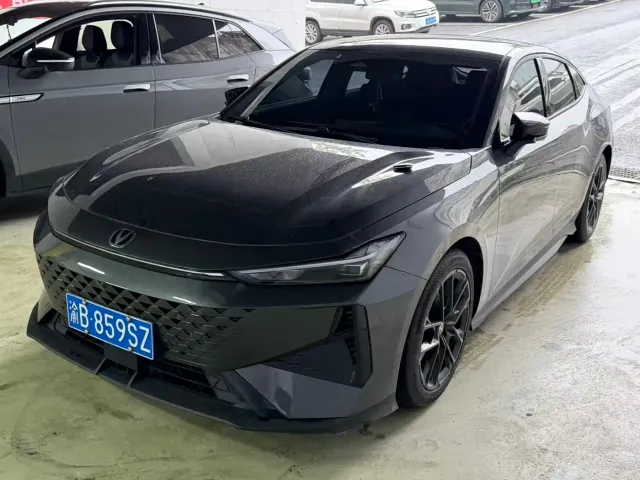 Фотография автомобиля — Changan UNI-V