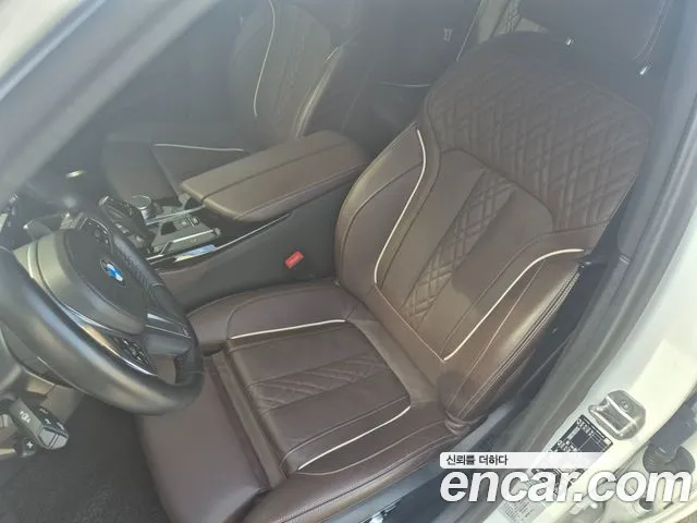 BMW 5 Series G30 — Фото автомобиля 11