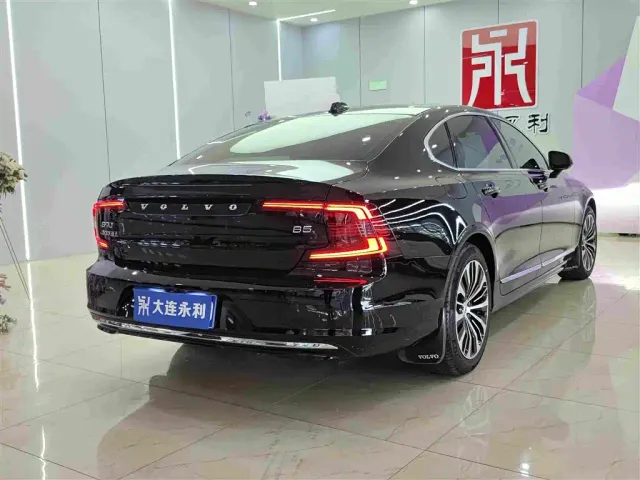 Volvo S90 — Фото автомобиля 4