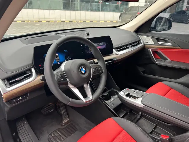 BMW X1 — Фото автомобиля 11
