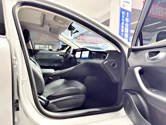Roewe D7 — Фото автомобиля 13