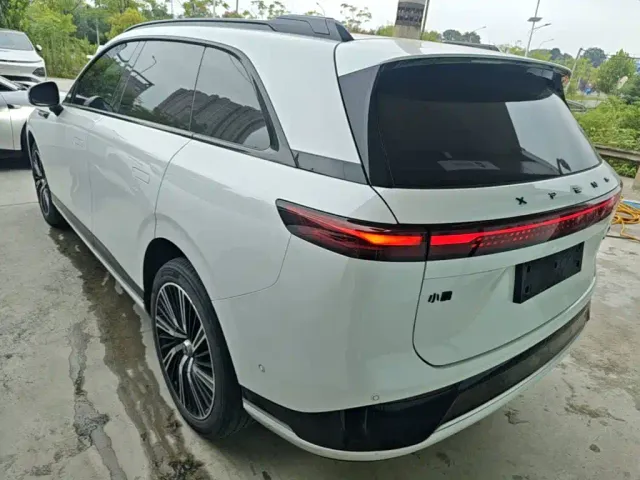 Xpeng G9 — Фото автомобиля 4