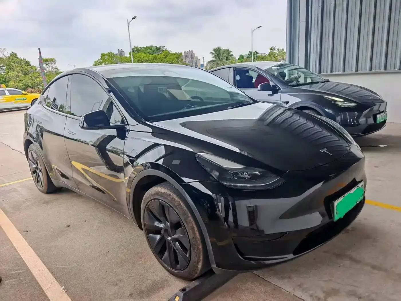 Tesla Model Y 2024 Rear-Wheel Drive Version — Фото автомобиля 2