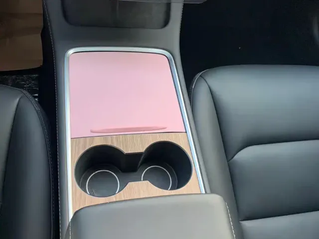Tesla Model 3 — Фото автомобиля 23