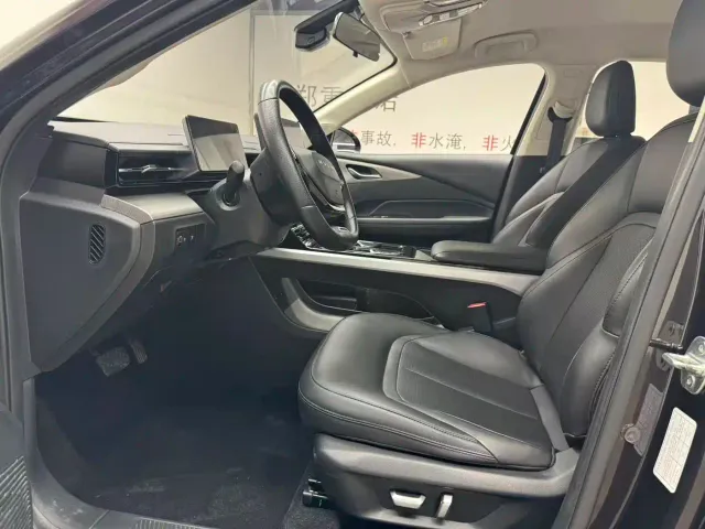 Wuling Starlight — Фото автомобиля 15