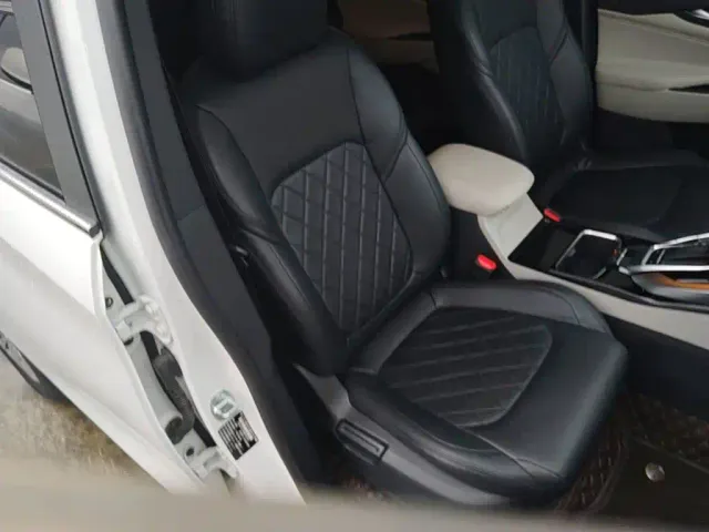 Maxus EUNIQ 5 — Фото автомобиля 24