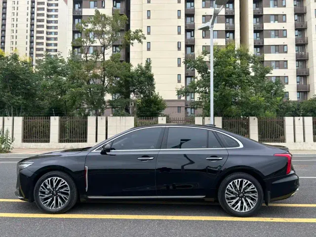 Hongqi H5 — Фото автомобиля 8